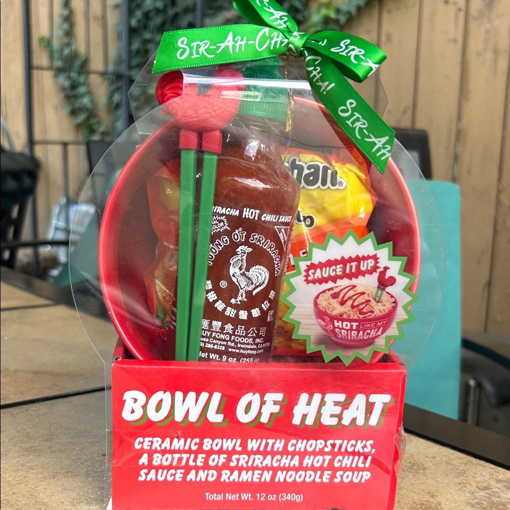 Sriracha Bowl of Heat Gift Set